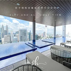 The Luxe Klcc View Sky Pool , Kuala Lumpur Malaysia